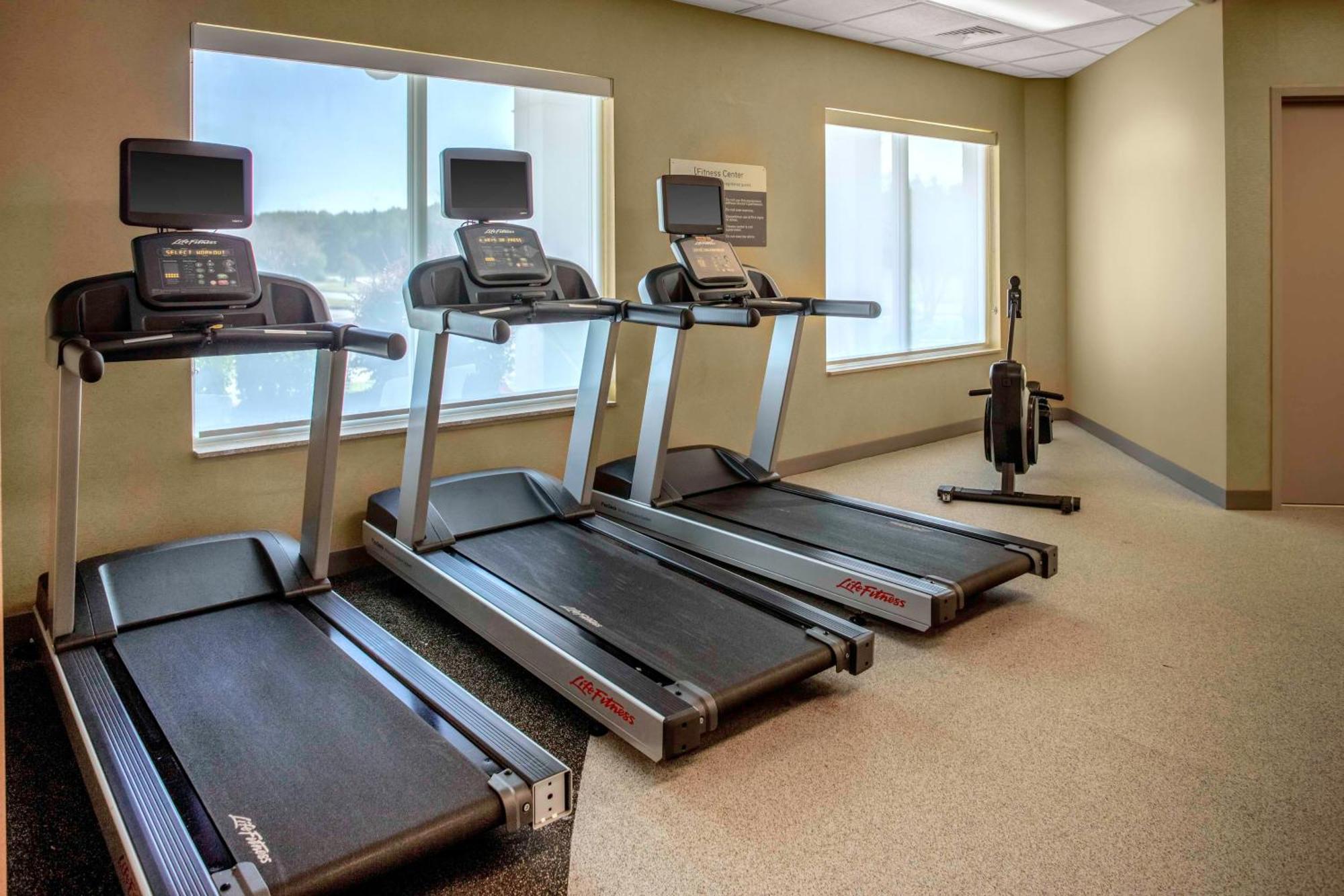 Hilton Garden Inn Roanoke Rapids Exterior photo